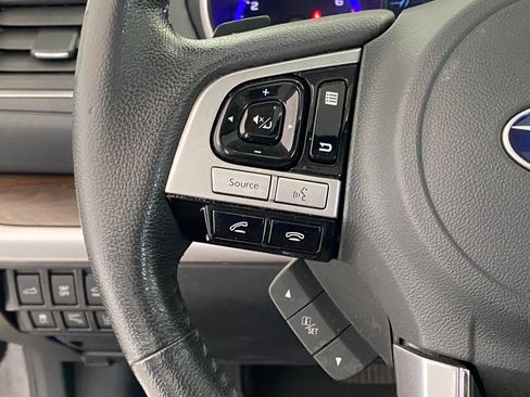 Used 2017 Subaru Outback 3.6R Touring image 18
