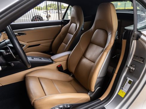 Certified 2017 Porsche 911 Carrera 4S AWD/4WD image 5