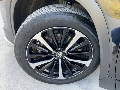Used 2021 Toyota Highlander XSE AWD/4WD image 55