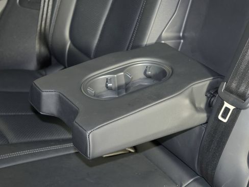 Certified 2023 Porsche Macan AWD/4WD image 39