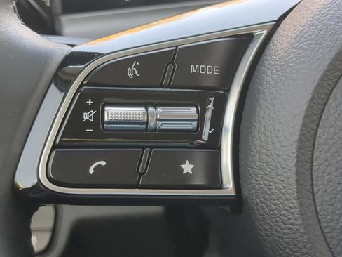 Certified 2025 Kia Seltos S image 24