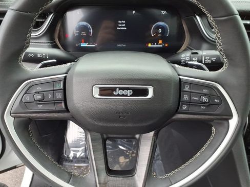 Used 2023 Jeep Grand Cherokee L Limited w/ Black Appearance Package AWD/4WD image 26