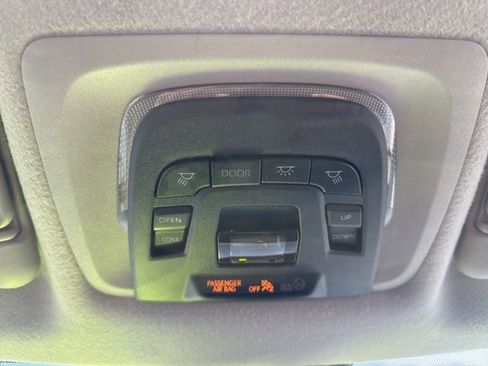 Used 2022 Toyota Corolla Cross LE w/ Moonroof Package image 36