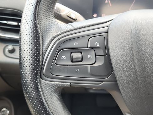 Used 2025 Buick Envista Preferred w/ Convenience II Package FWD image 32