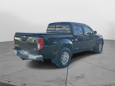 Used 2016 Nissan Frontier SV image 3