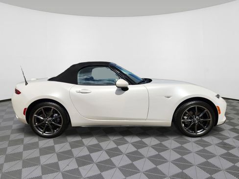 Used 2019 MAZDA MX-5 Miata Grand Touring RWD image 6