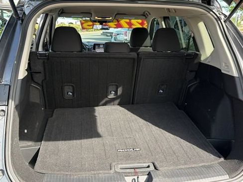 Used 2025 Nissan Rogue S image 13