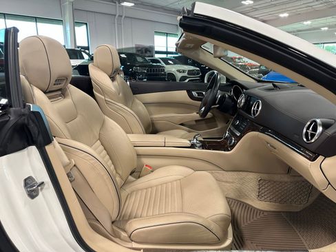 Used 2020 Mercedes-Benz SL 550 image 49