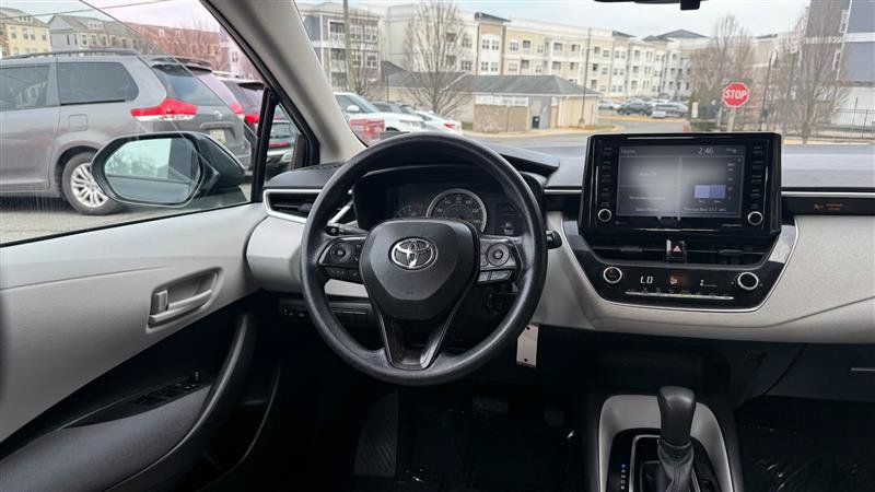 Used 2022 Toyota Corolla LE FWD image 22