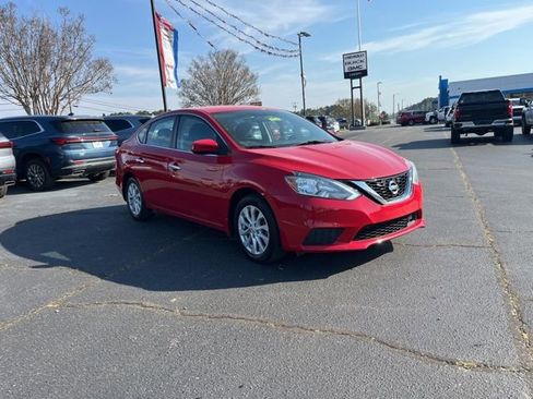 Used 2018 Nissan Sentra SV image 2