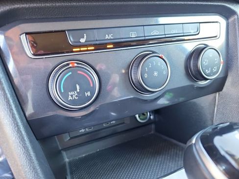 Certified 2024 Volkswagen Tiguan SE AWD/4WD image 20