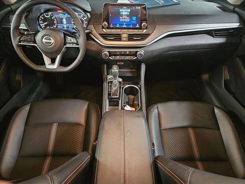Used 2025 Nissan Altima 2.5 SR FWD image 16