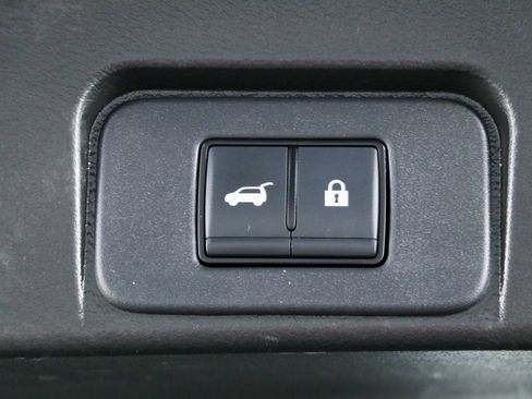 Used 2024 Nissan Rogue SV AWD/4WD image 29