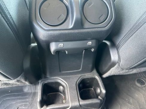 Used 2022 Jeep Gladiator Sport AWD/4WD image 11