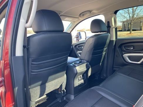 Used 2018 Nissan Titan PRO-4X image 23