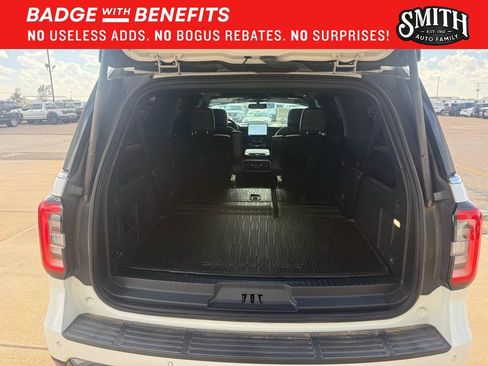 Used 2022 Ford Expedition Max Limited RWD image 23