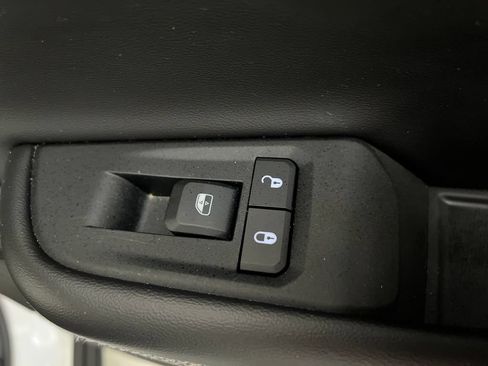 Used 2025 Jeep Grand Cherokee Altitude AWD/4WD image 26