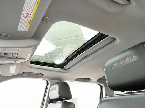 Used 2019 Chevrolet Silverado 2500 High Country image 37