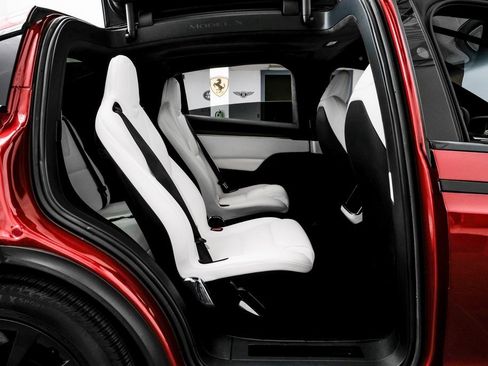 Used 2023 Tesla Model X image 45