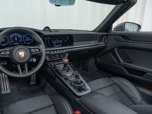 Certified 2026 Porsche 911 Carrera T RWD image 23
