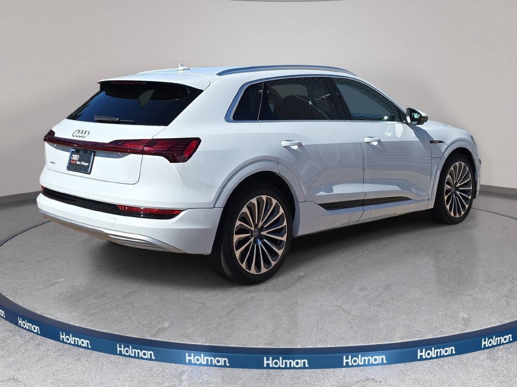 Used 2019 Audi e-tron Prestige w/ Prestige Package AWD/4WD image 6
