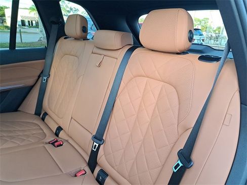 Used 2025 BMW X5 sDrive40i w/ Premium Package image 12