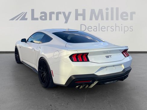 Used 2024 Ford Mustang GT RWD image 3