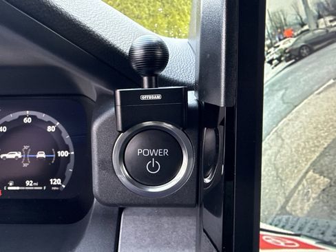 Certified 2025 Toyota 4Runner Trailhunter image 38