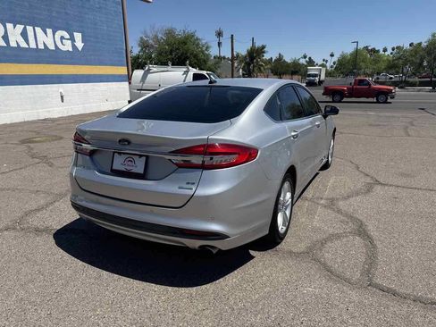 Used 2018 Ford Fusion SE w/ Fusion SE Technology Package FWD image 7