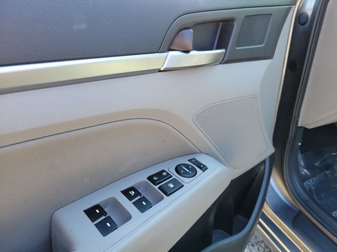 Used 2020 Hyundai Elantra Value Edition w/ Winter Weather Package image 18