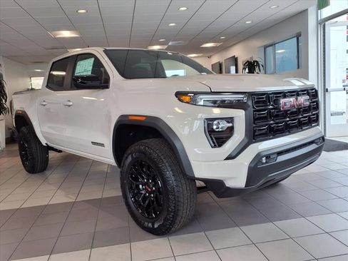 Used 2026 GMC Canyon Elevation w/ Convenience Package RWD image 3