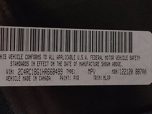 Used 2017 Chrysler Pacifica Touring-L w/ Tire & Wheel Group image 33