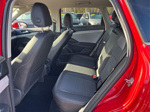 Used 2022 Volkswagen Taos SE image 6