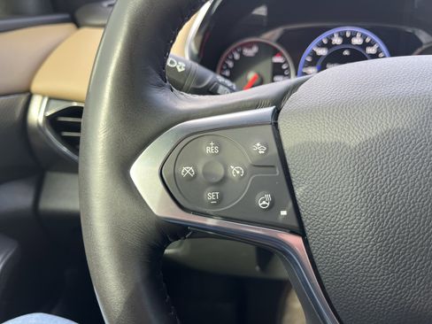 Used 2022 Chevrolet Traverse Premier image 19