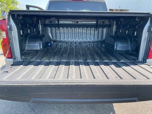 Used 2023 Chevrolet Silverado 1500 LT AWD/4WD image 28