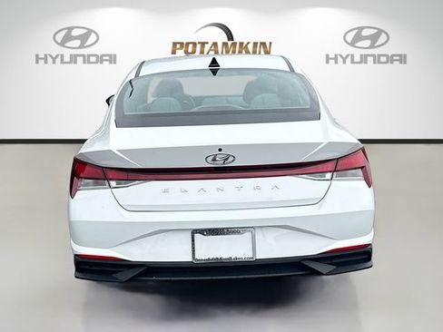 Certified 2023 Hyundai Elantra SEL w/ Convenience Package FWD image 6