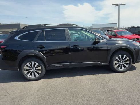 Certified 2025 Subaru Outback Limited AWD/4WD image 9