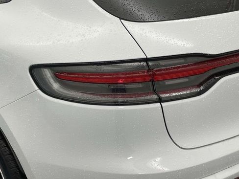 Certified 2025 Porsche Macan image 16