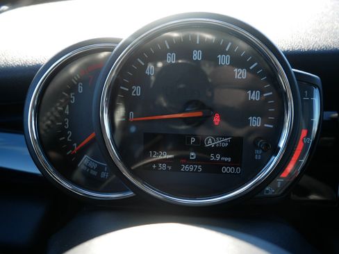 Used 2021 MINI Cooper 2-Door Hardtop w/ Storage Package image 19