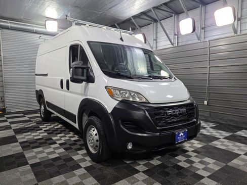 Used 2023 RAM ProMaster 2500 w/ Driver Convenience Group image 4