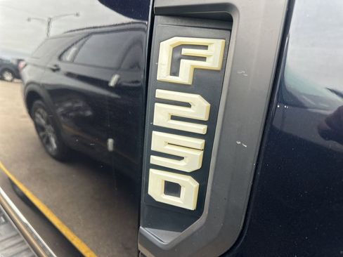 Used 2022 Ford F250 XLT w/ XLT Premium Package image 6