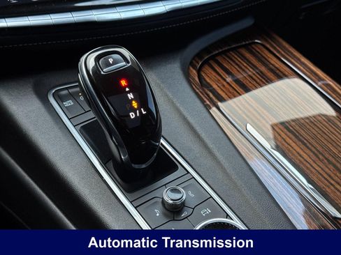 Used 2021 Cadillac Escalade Premium Luxury w/ Driver Assist Tech Package AWD/4WD image 33