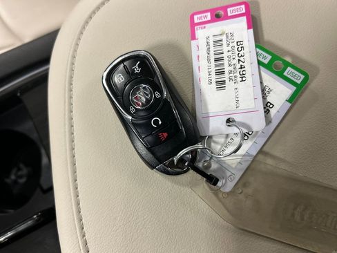 Used 2023 Buick Enclave Essence w/ Experience Buick Package FWD image 22