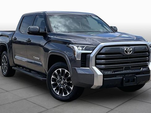 Used 2025 Toyota Tundra Limited AWD/4WD image 3