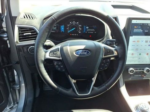 Used 2023 Ford Edge SEL w/ Convenience Package image 7