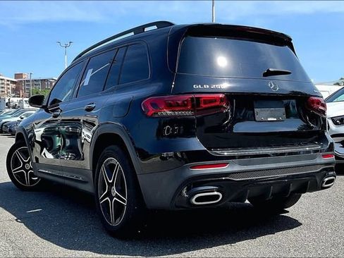 Used 2023 Mercedes-Benz GLB 250 4MATIC w/ AMG Line image 3