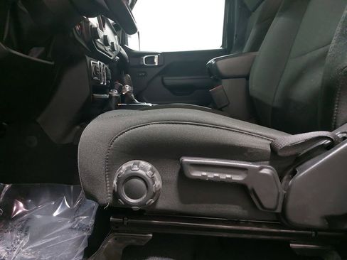 Used 2022 Jeep Gladiator Sport image 76