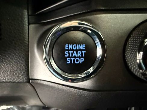 Used 2021 Toyota Tacoma TRD Off-Road w/ TRD Premium Off Road Package AWD/4WD image 39