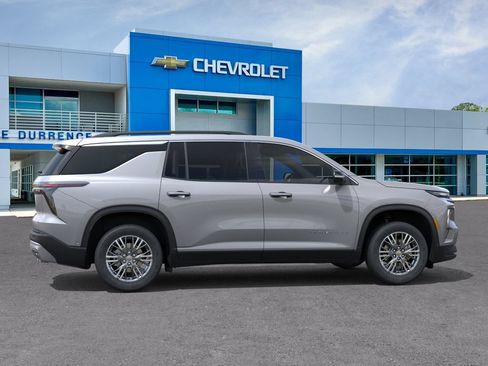 New 2027 Chevrolet Traverse LT w/ LPO, Floor Liner Package FWD image 5