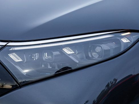 Used 2023 Mercedes-Benz EQS 580 580 image 7